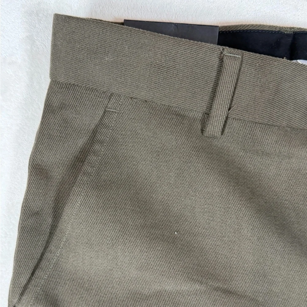 NWT Banana Republic 30W 32L Modern Fit Herringbone Cotton Khaki Chinos